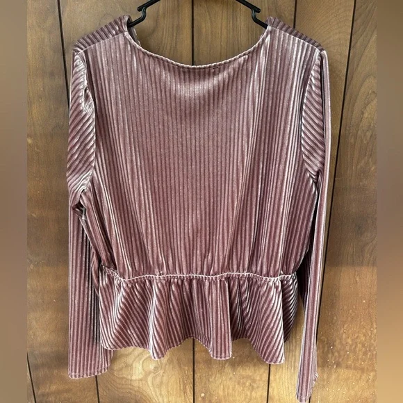 Forever 21+ Pink Velvet Top - Picture 3 of 3